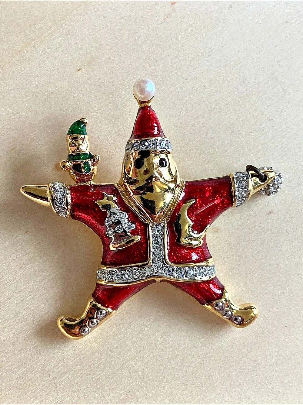 Franklin Mint Star Santa Pin Brooch Red & Gold